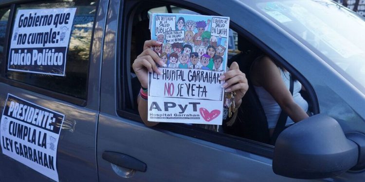 Por el Garrahan: realizaron una caravana a Olivos por la implementación de la Ley de Emergencia Pediátrica