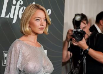 Sydney Sweeney brilló en el Power of Women con un look impactante y un mensaje de empoderamiento