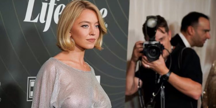 Sydney Sweeney brilló en el Power of Women con un look impactante y un mensaje de empoderamiento