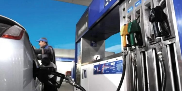 Por la baja en la actividad económica, cayó la venta de combustibles en octubre
