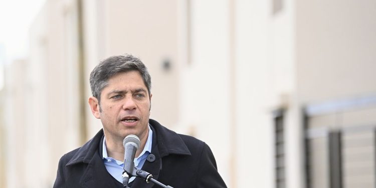 Axel Kicillof le envió una carta a Javier Milei con críticas a su gestión, pero lo convocó a reunirse “para articular políticas públicas”