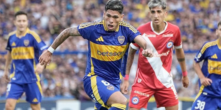 Boca recibe a Argentinos Juniors este domingo: hora, TV y formaciones