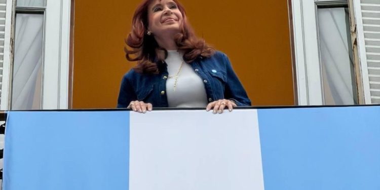 Cristina Kirchner sobre el juicio de la causa cuadernos: “Comienza otro show judicial”