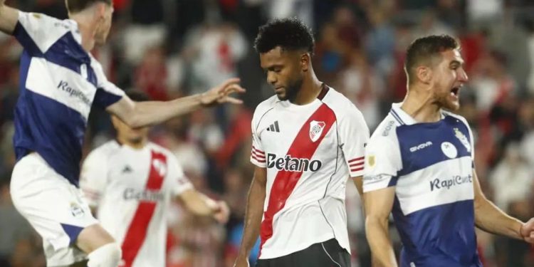 El insólito posteo de Borja en las redes sociales tras errar un penal en el último minuto