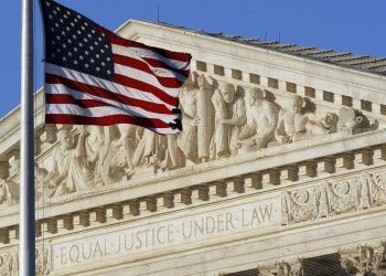 El Tribunal Supremo de EEUU avaló a Donald Trump y prohibió la autoidentificación de género en los pasaportes