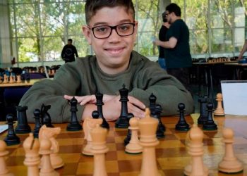 Faustino Oro, el niño argentino que eliminó a un gran maestro croata y dio el primer golpe en la Copa Mundial de ajedrez