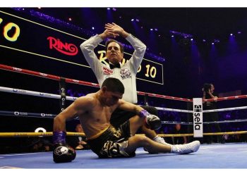 Golpe devastador: el Puma Martínez cayó en la unificación supermosca