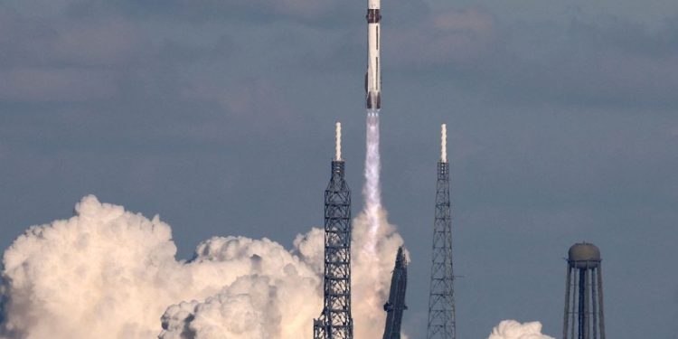 Histórico: Jeff Bezos lanzó una misión a Marte y se adelantó a Elon Musk