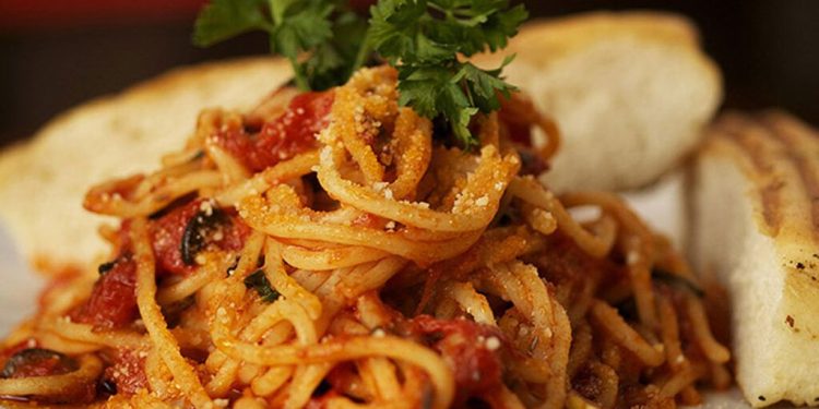 Italia en La Plata, cordero costero y frutillas, las variantes gastronómicas para este finde