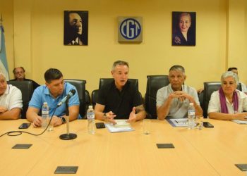 La CGT recibió a diputados del peronismo y advirtió por la reforma laboral: “Si no nos llaman, chocarán contra la pared”