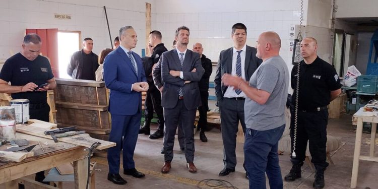 La cooperativa de presos Oktupak recibió una visita institucional