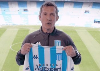 Marcó un recordado gol del fútbol argentino, sufrió una dura enfermedad y hoy se dedica a concientizar