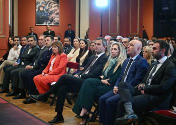 Mientras el gobierno convoca a extraordinarias, UP evalúa impulsar una sesión antes del 10 de diciembre