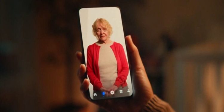 Otra predicción de Black Mirror: una empresa lanza una aplicación que permite crear avatares digitales de familiares muertos