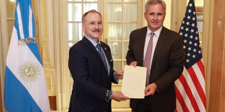 Pablo Quirno recibió a Peter Lamelas, el nuevo embajador de EEUU en la Argentina