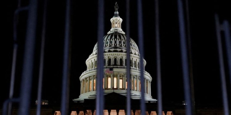 Republicanos rechazan la propuesta demócrata y se prolonga el cierre del Gobierno en EEUU