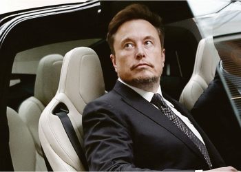 Tesla propone a los accionistas aprobar un pago récord a Elon Musk o afrontar su salida