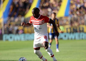 Un pasillo derecho a la eliminación: en Rosario, Estudiantes borró al “campeón” y avanzó a cuartos de final