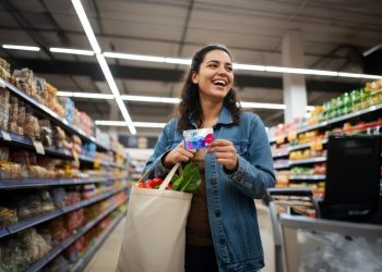 La mesa de Año Nuevo se sirve con Tarjeta Tuya: 3 cuotas sin interés en supermercados, carnicerías, verdulerías y despensas