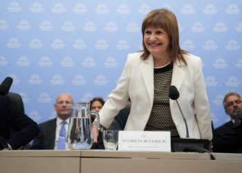 «Ajústense el cinturón»: Milei cierra el año sobrado y con el PJ en clima de asamblea