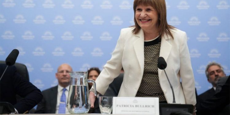 «Ajústense el cinturón»: Milei cierra el año sobrado y con el PJ en clima de asamblea