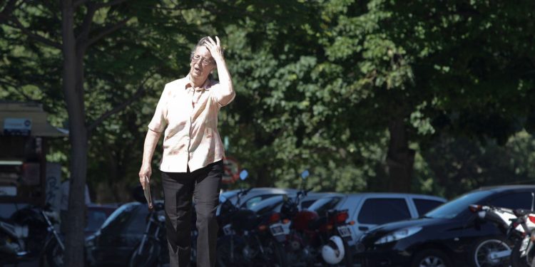Alerta amarillo: más de 200 personas fueron asistidas por golpes de calor en CABA