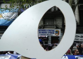 Con los pañuelos como cláusula constitucional