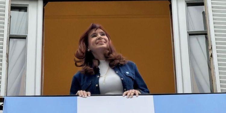 Cristina cruzó a Milei por la inflación: «¿En serio todo marcha de acuerdo al plan?»