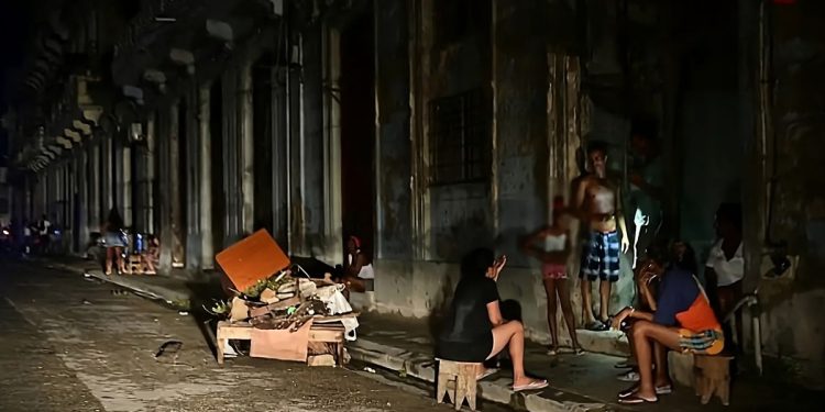 Cuba: un apagón masivo dejó a más de dos millones de personas sin servicio eléctrico en todo el país
