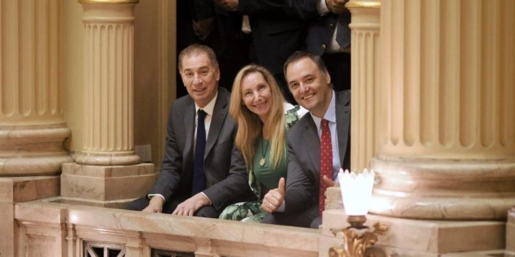 Diego Santilli reedita gira de verano con gobernadores por reforma laboral