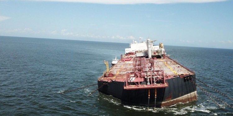EEUU volvió a incautar un barco petrolero sancionado frente a Venezuela y refuerza la tensión