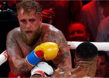 El categórico nocaut de Anthony Joshua contra Jake Paul en la controversial noche de boxeo en EEUU