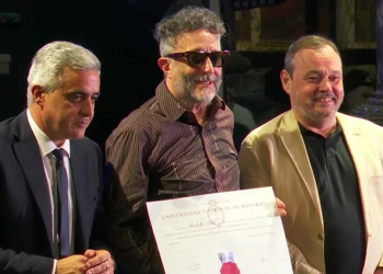 El doctor Fito Páez: recibió el Honoris Causa de la Universidad Nacional de Rosario