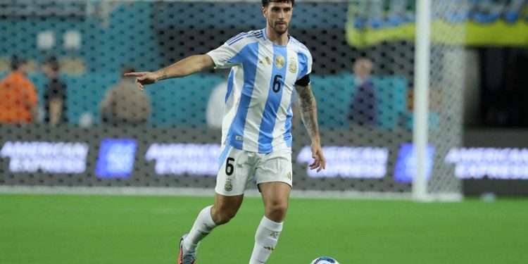 El jugador de la Selección argentina que queda libre y es buscado por tres grandes de Europa
