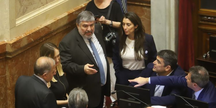 El peronismo conformó un bloque de unidad en el Senado aunque toca su piso histórico de representación