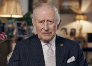 El rey Carlos III anticipó una reducción de su tratamiento contra el cáncer en 2026