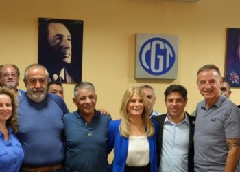 La CGT dio una muestra de respaldo a Axel Kicillof y advirtió por la “pérdida de puestos de trabajo”