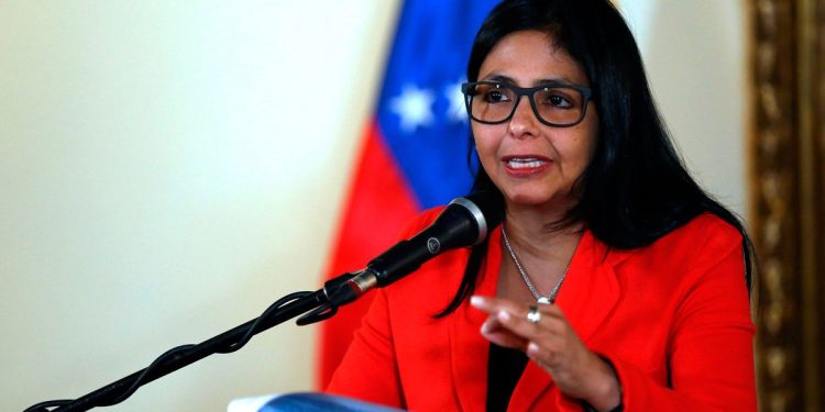 La vicepresidenta de Venezuela llama a proteger el petróleo ante posibles ataques de EEUU