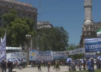 Marcha de la CGT EN VIVO: demostración de fuerza del sindicalismo en las calles contra la reforma laboral de Javier Milei