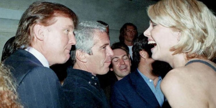 Misteriosa desaparición de archivos del caso Jeffrey Epstein, entre ellos una foto de Donald Trump