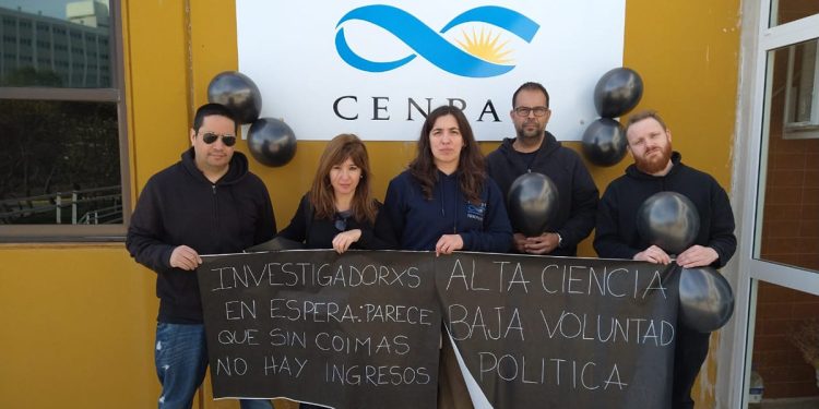 Plata y miedo no tenemos: sobre la destrucción del sistema científico