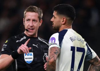 Preocupación en Tottenham: Cuti Romero podría recibir una sanción más dura tras su expulsión