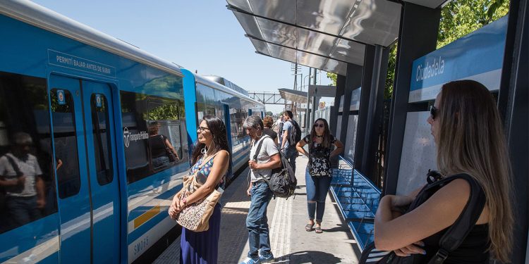 Privatización de los trenes: el Gobierno pide ayuda al BID y admiten que seguirán recibiendo subsidios