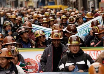 Se acentúa la crisis por los combustibles en Bolivia: cuarto día de marchas y ruptura del vicepresidente Edmund Lara