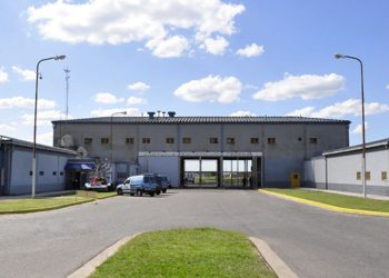 Servicio Penitenciario: allanaron al director por gastar 25 millones de dólares en comida en mal estado para los presos