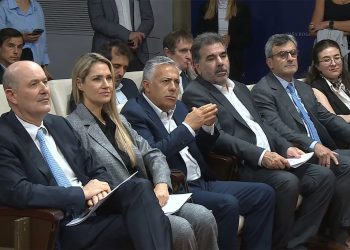 Sturzenegger alineó el discurso de la tropa oficialista en Diputados para la fase de motosierra profunda