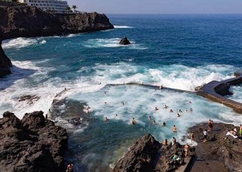 Tragedia en Tenerife: cuatro muertos y un desaparecido por el fuerte oleaje