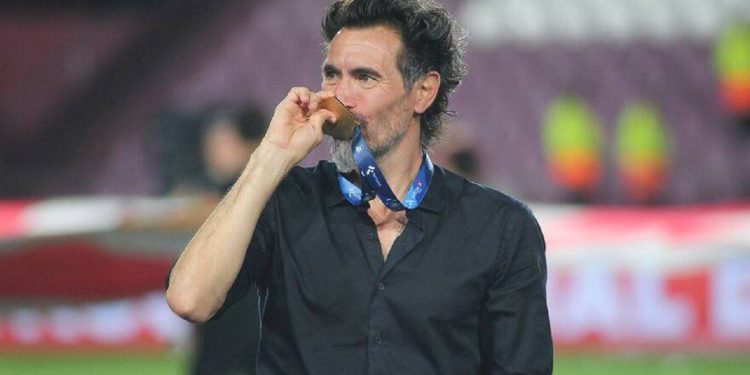 Tras volver a salir campeón, Estudiantes de La Plata confirmó la continuidad de Eduardo Domínguez