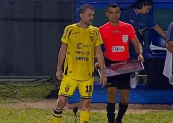 Un hecho insólito para el fútbol: el presidente que disputó un partido oficial y rompió un récord