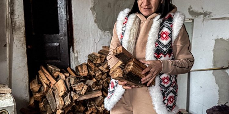 Los niños y niñas ucranianos sin escuela y sin calefacción en el invierno más frío desde 2022